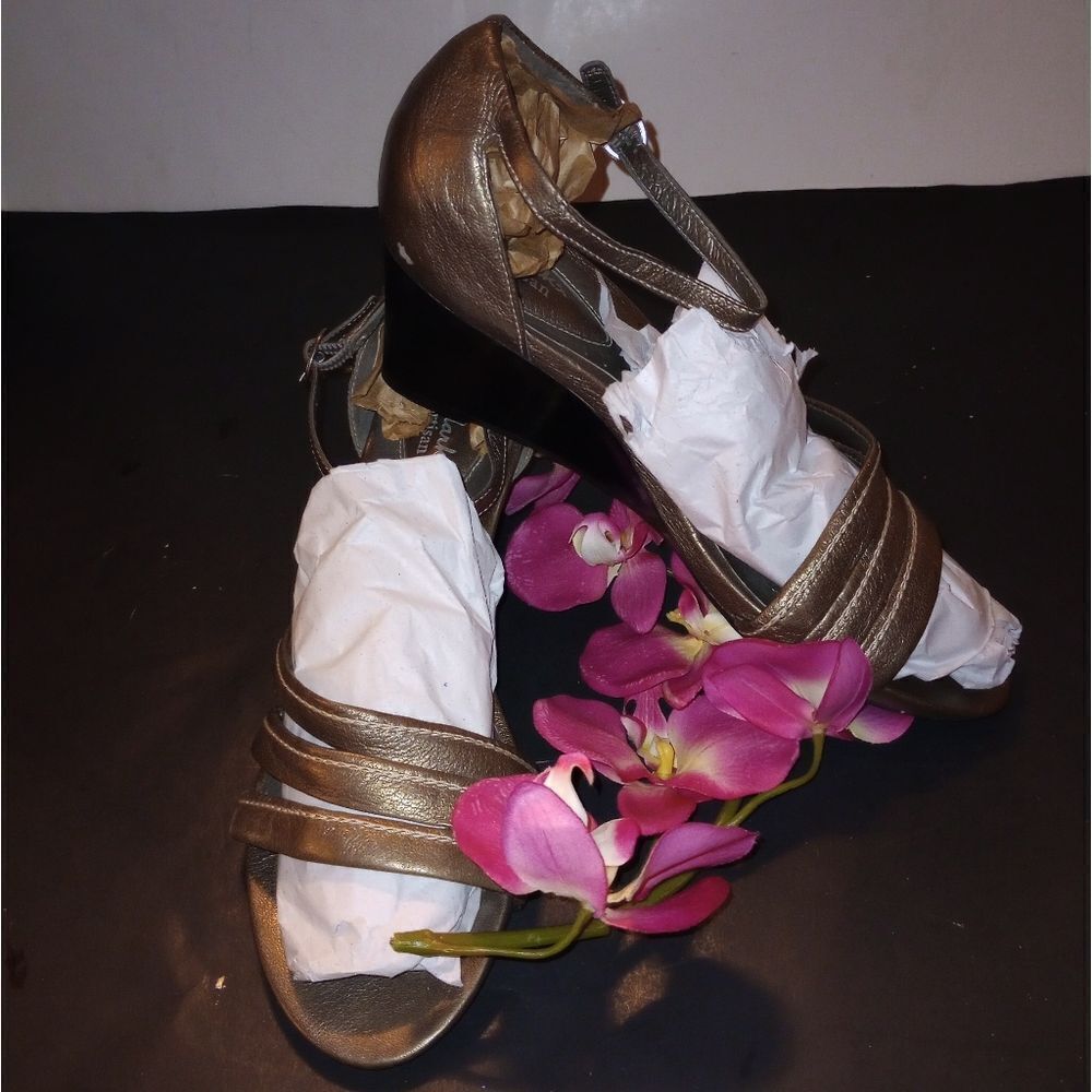 🆕👡 Clark's Gold Metallic Strappy Wedge Sandals - 9W